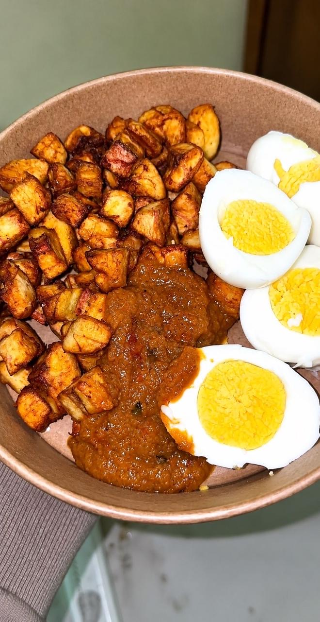 Alloco & oeuf — AfricanDishes